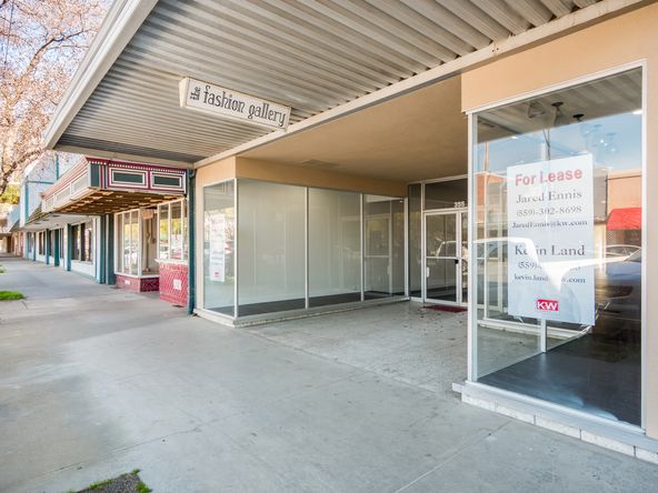 Remodeled High Exposure Retail/Office Building Off Hard Corner: 349 W D St, Lemoore, CA 93245